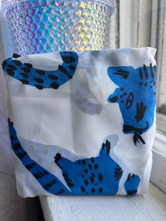 IKEA Handbags - 😸IKEA NWT SKYNKE Crazy Blue Cat reusable tote swirling blue felines Warhol-style